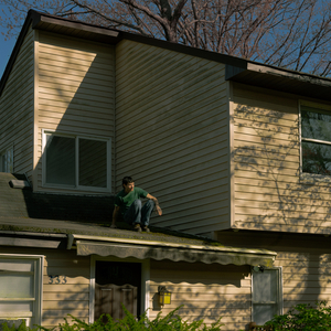 班花趴下让我桶她屁股眼
